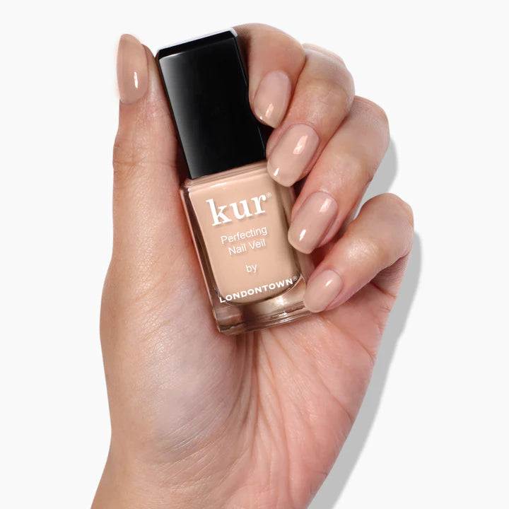 Perfecting Nail Veil #1 A hint of color, power-packed with care.