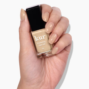 Perfecting Nail Veil #2 A hint of color, power-packed with care.