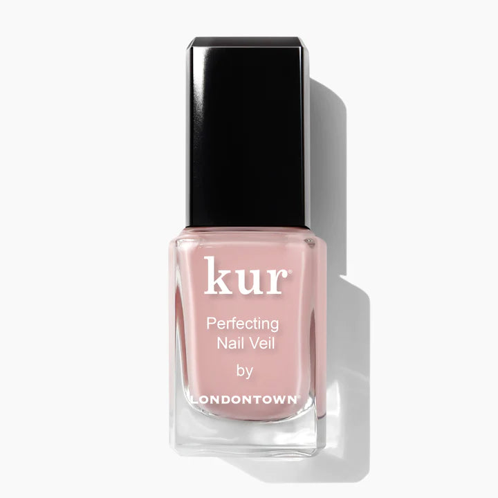 Perfecting Nail Veil #4 A hint of color, power-packed with care.